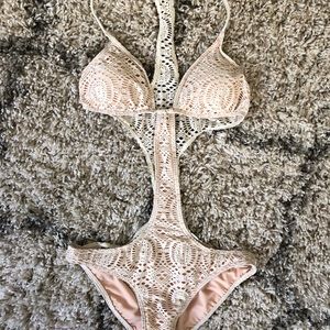 Billabong crochet monokini